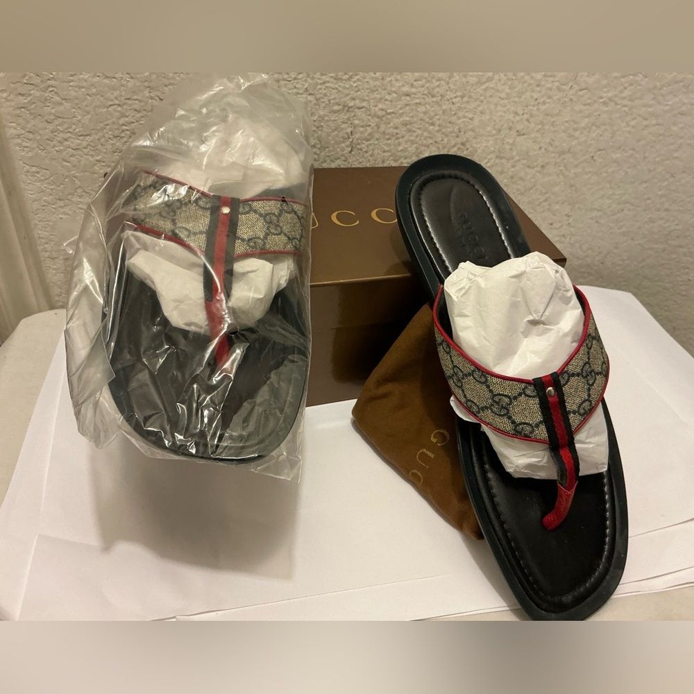 Gucci Flip Flop Sandals For Men Gucci Size 13.5 Like New In Box & Dust Bag